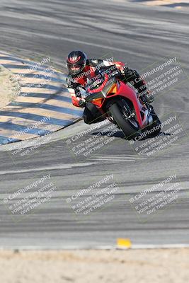 media/Dec-01-2025-Moto Forza (Mon) [[2daa91e15f]]/2-Intermediate Group/Session 2 (Turns 9 and 10)/